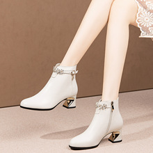 头层牛皮粗跟高跟女靴花朵铆钉皮带扣侧拉链牛皮短靴简约时尚皮靴