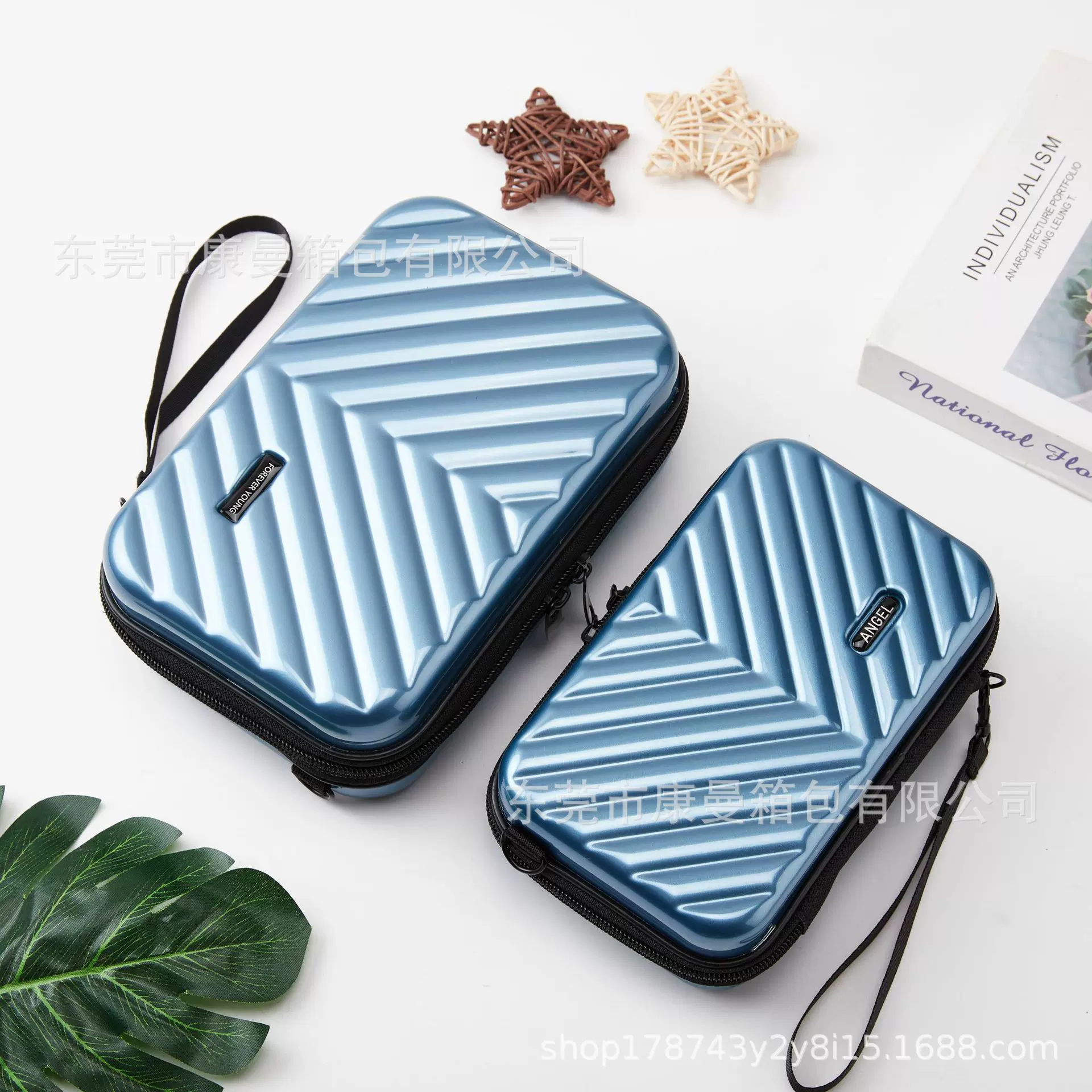 时尚V纹单肩包硬壳化妆包旅行便捷包防水洗漱收纳pc行李箱包批发