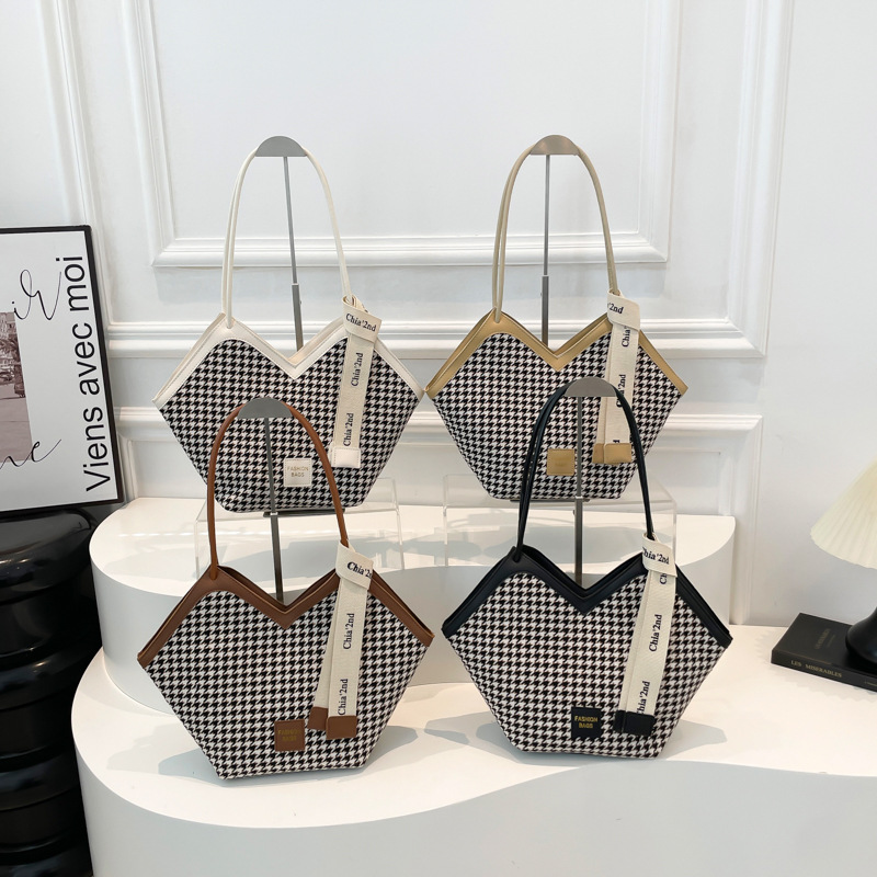 2025 nuevo estilo bolso de hombro con textura bolso de hombro a cuadros de gran capacidad bolso de viaje de aire extranjero cesta de verduras bolso femenino