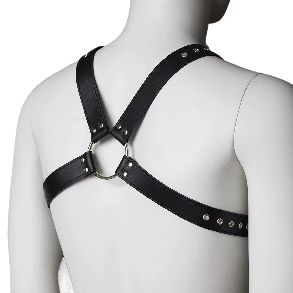 Arnés de cuerpo completo ajustable con hebilla de anillo y tachuelas cruzadas de cuero negro, estilo punk original europeo y americano, accesorio para el pecho.