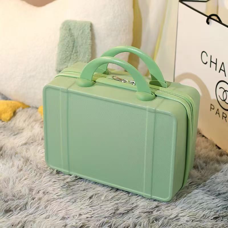 연한 초록색