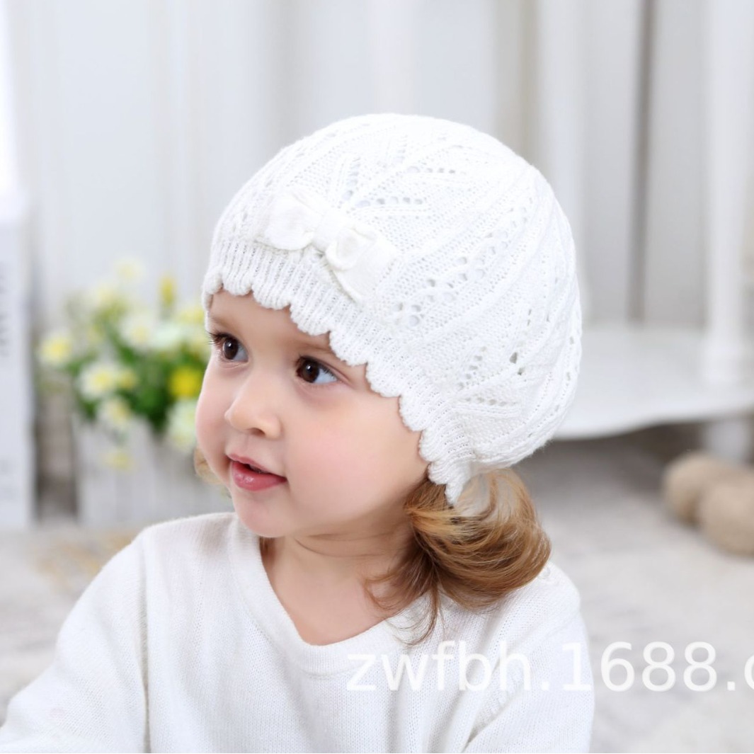 Children's demi-season knitted hat