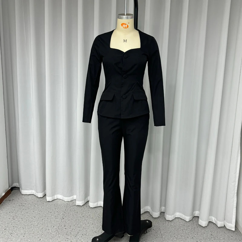Elegant Trousers Detail View