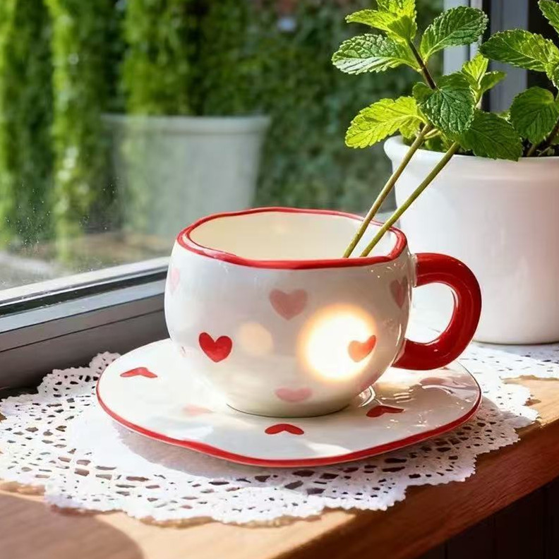 Estilo coreano inswind mano flor cerámica taza de café y plato conjunto taza de té de la tarde pequeñas flores pintadas a mano taza un plato
