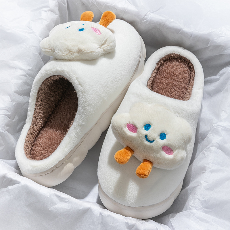 2025 otoño y invierno nuevas zapatillas de algodón dibujos animados lindos de cachemira calentamiento de fondo grueso antideslizante zapatos de algodón domésticos para mujeres
