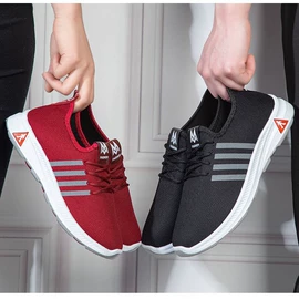 男式布鞋;女式棉鞋;男式运动单鞋