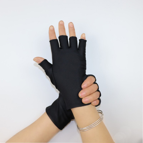 Half-finger gloves with five exposed fingers, ultra-lightweight model, suitable for manicure, square dancing, sun protection, cycling, driving, two-piece protection, picking.