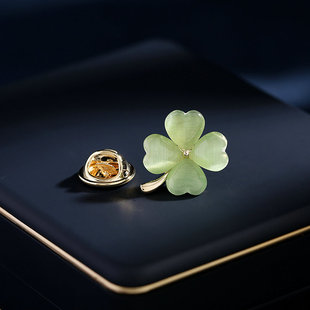 Suit Accessories Fixed Clothes Waist Tight Multi-purpose Stamping Needle Anti-glare Cat's Eye Stone Lucky Grass Small Brooch Collar Needle