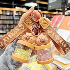 新商品のカピバラの香りが揺れるキーホルダーが光ります。