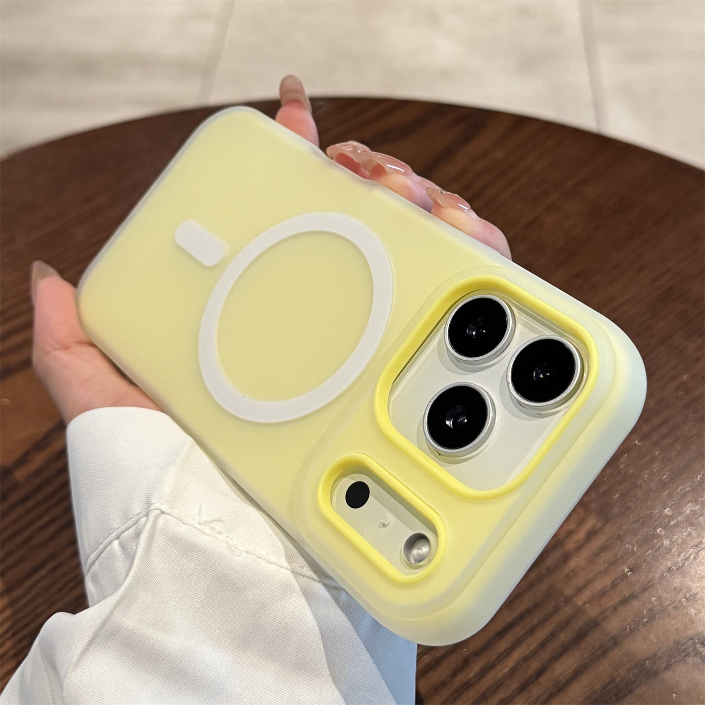 Funda de teléfono móvil de moda dos en uno con diseño de gelatina escarchada para Apple 17, adecuada para iPhone 15, funda protectora simple anticaída 16
