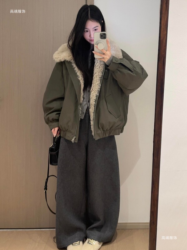 2026 winter new collection: stunning workwear-style down-filled cotton coats for women, featuring a lamb wool trim and a military green color