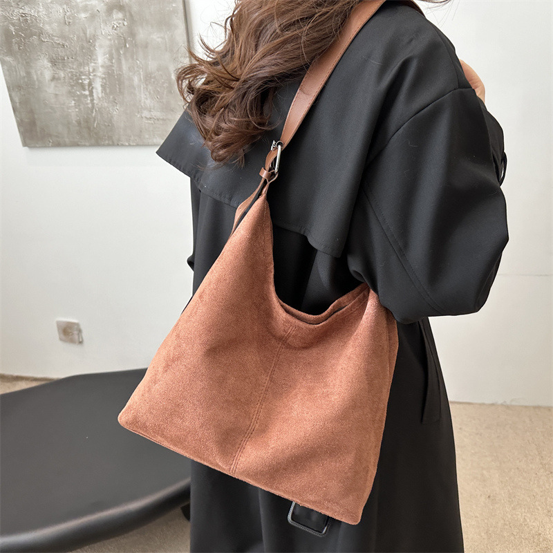 Pazy viento de gran capacidad 2024 nuevo simple hombro brazo bolso de mano retro viaje bolsa de mano