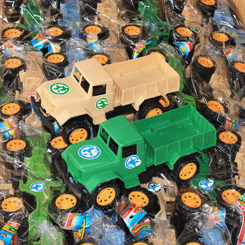 Linyi Wholesale toy simulation pickup truck bag gift night market ring sliding toy car 2 yuan store small department store