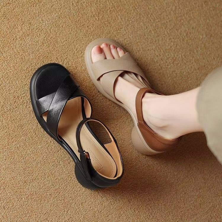 Sandalias para mujeres 2026 verano grueso talón cruzado hebilla gruesa zapatos romanos retro de cuero suave grueso con dedos cruzados