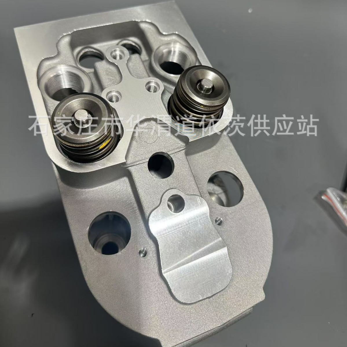 缸盖总成04234955 04234956适用于道依茨FL914