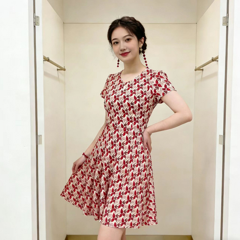 Summer New Style Printed Dress, Loose Plus Size, Fashionable and Slimming, Covers the Belly, Suitable for Women Aged 50 to 60, Mid-Length Over-The-Knee Dress Summer New Style Printed Dress, Loose Plus Size, Fashionable and Slimming, Covers the Belly, Suitable for Women Aged 50 to 60, Mid-Length Over-The-Knee Dress
