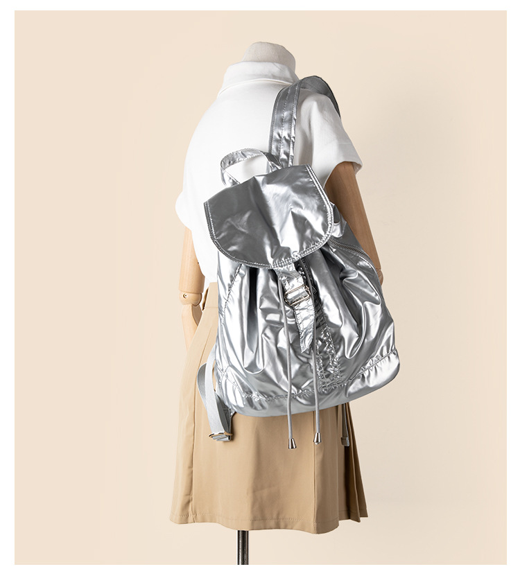 Korean version shiny silver drawsring high-end feel, ligh ravel large capaciy backpack, universiy women's_voghion.com