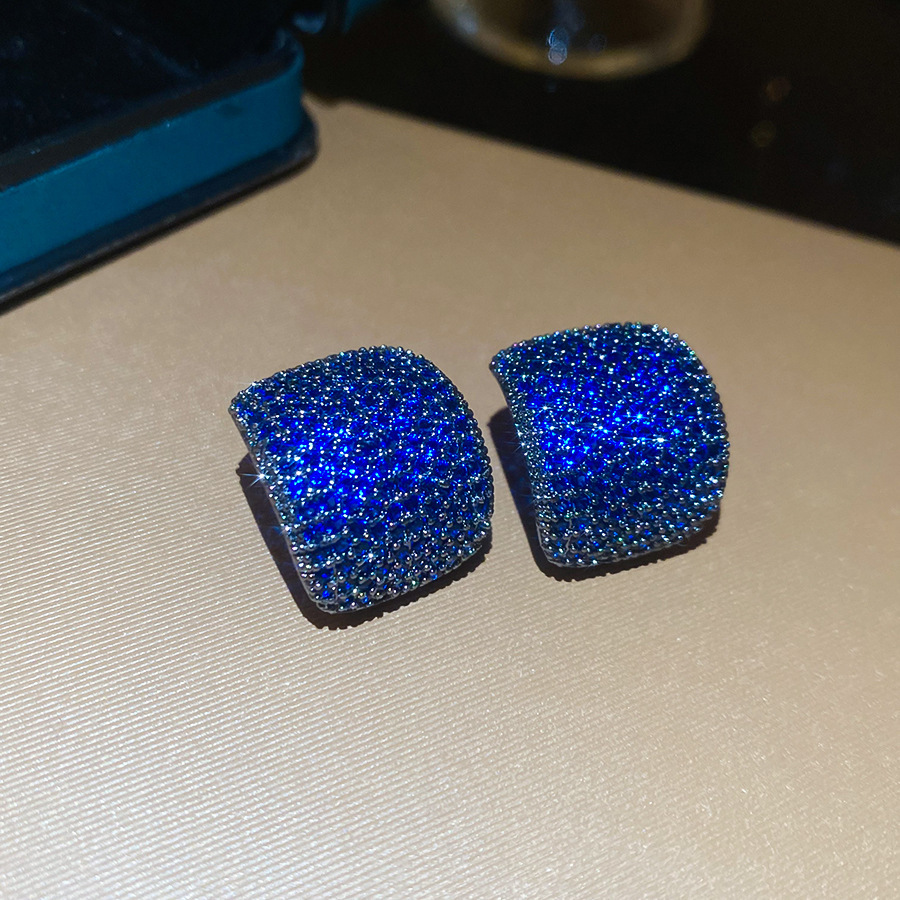 Medieval vintage aguja de plata gota de agua de piedra pernos cuadrados temperamento simple pendientes ligeros de lujo alta sensación de auriculares