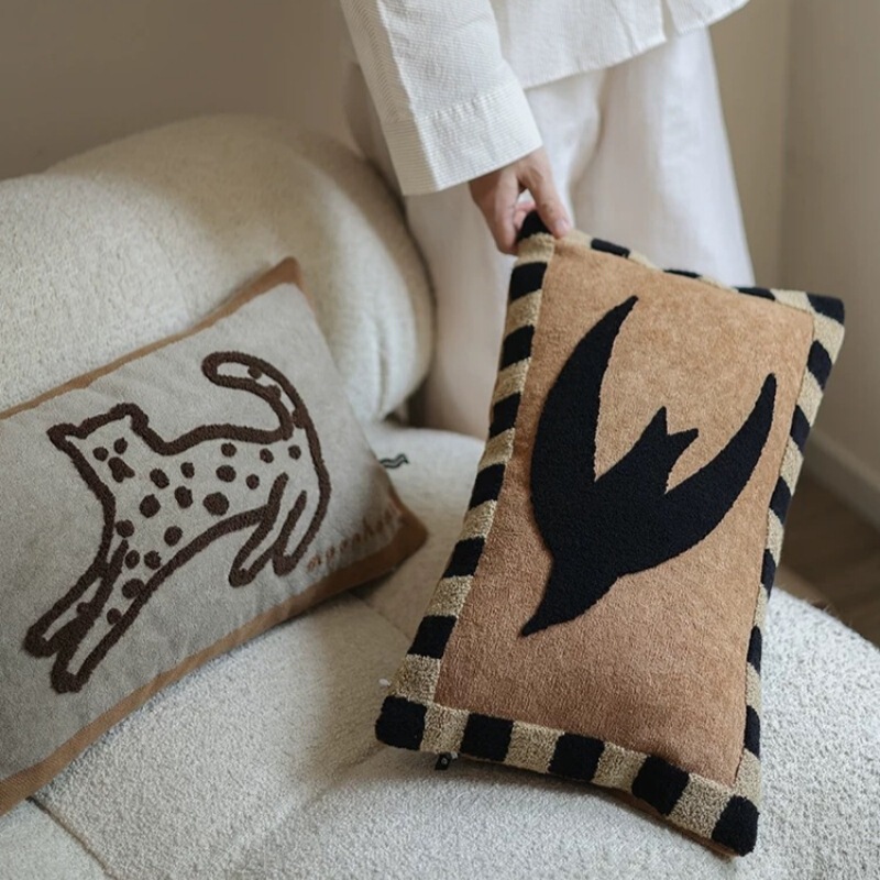 Nordic Mid-Century Style Small and Beautiful Night Animal Cat Heavy Embroidery Towel Embroidery Detachable Cushion Lumbar Pillow Home Decor