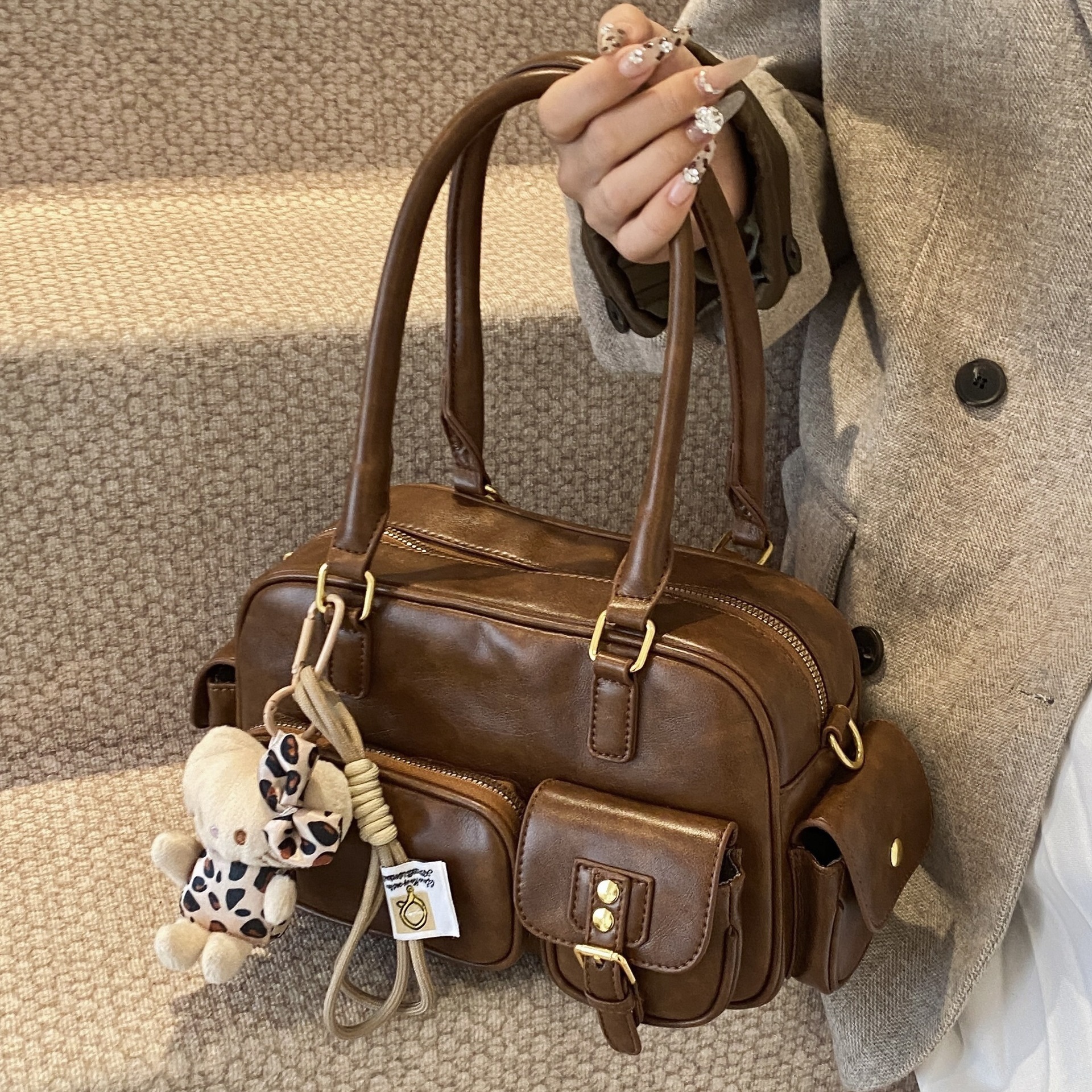 En hiver, nouveau sac d'oreiller pour femmes 2024, style étranger, sac à bandoulière, personnalité, sac à bandoulière, vague de sacs pour femmes du commerce extérieur