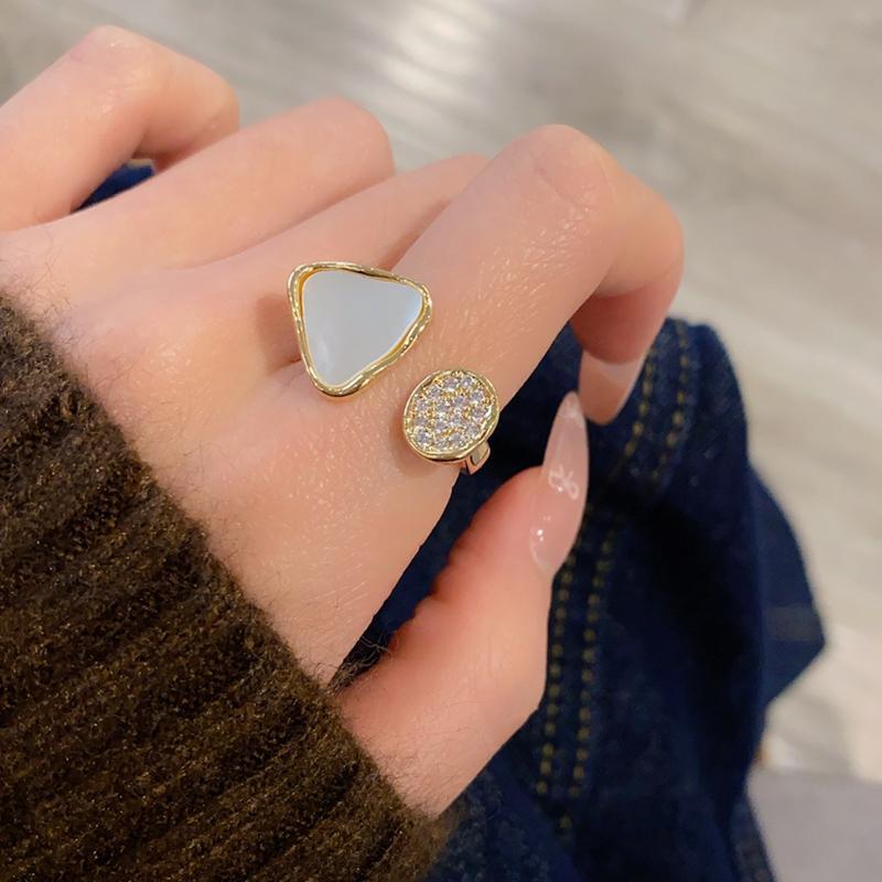Zircon Triangle Mother-of-Pearl Open French Style Exquisite Fashion Versatile Index Finger Ring Light Luxury High-End_voghion.com