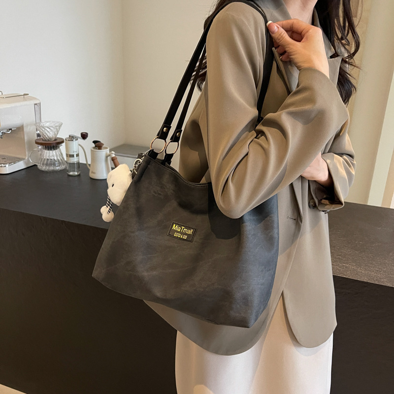 Bolso para mujeres 2024 nuevo otoño invierno retro bolso de hombro de alta calidad de la sensación de viaje bolsa tote bolso de mochila universal