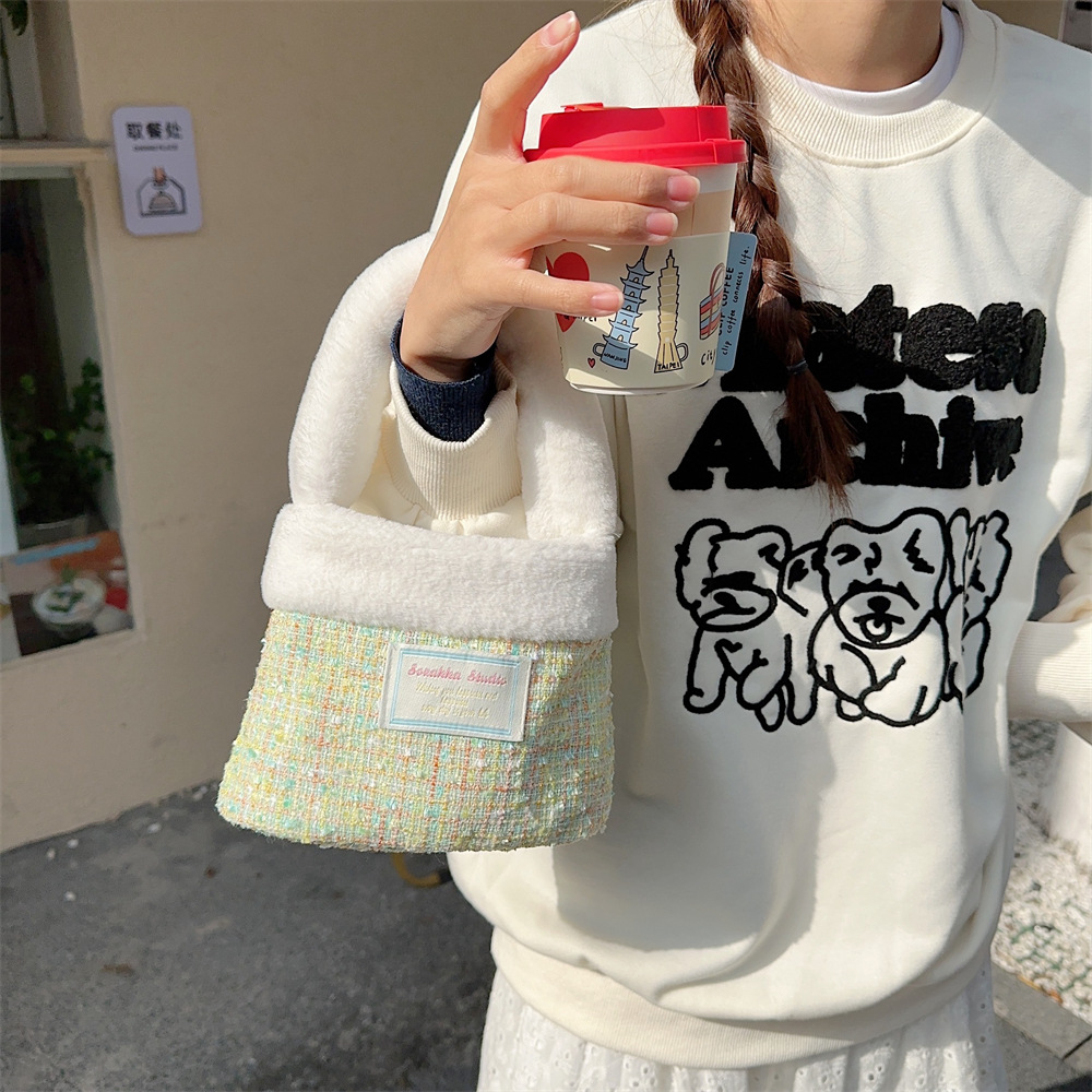 311203 Plush Bag for Women's Winter 2023 New Autumn and winter, fluffy hand-held woolen bucket bag, hand-held bag undefined