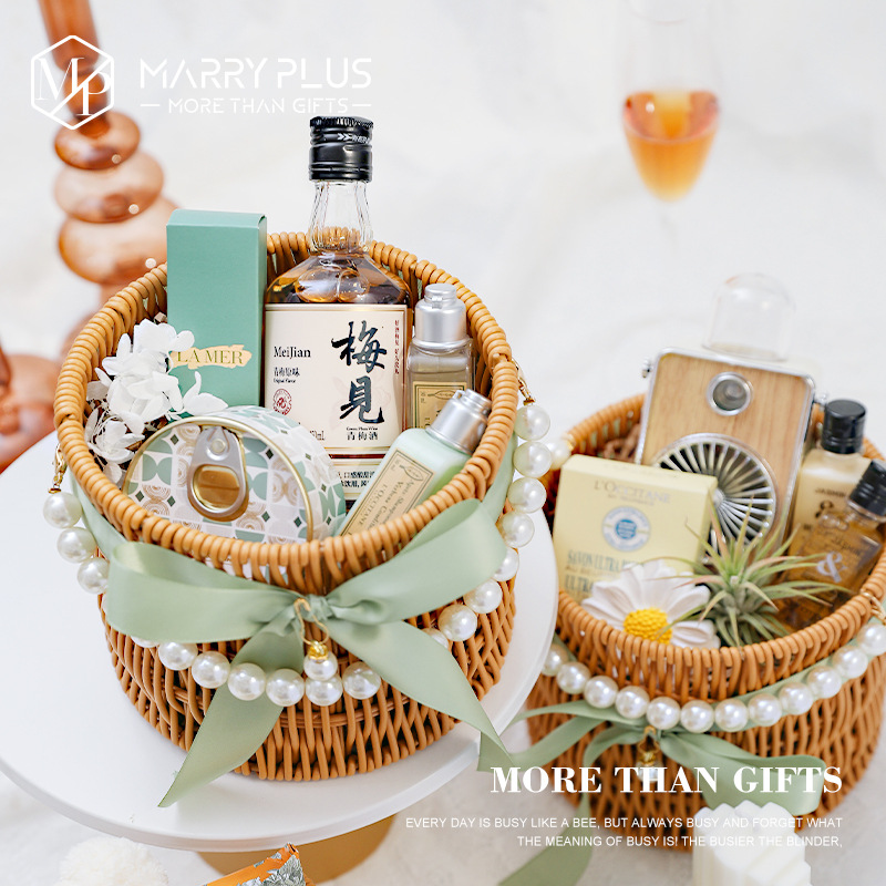结婚伴手礼女伴娘婚礼回礼送闺蜜创意礼物高档藤编篮实用礼盒套装
