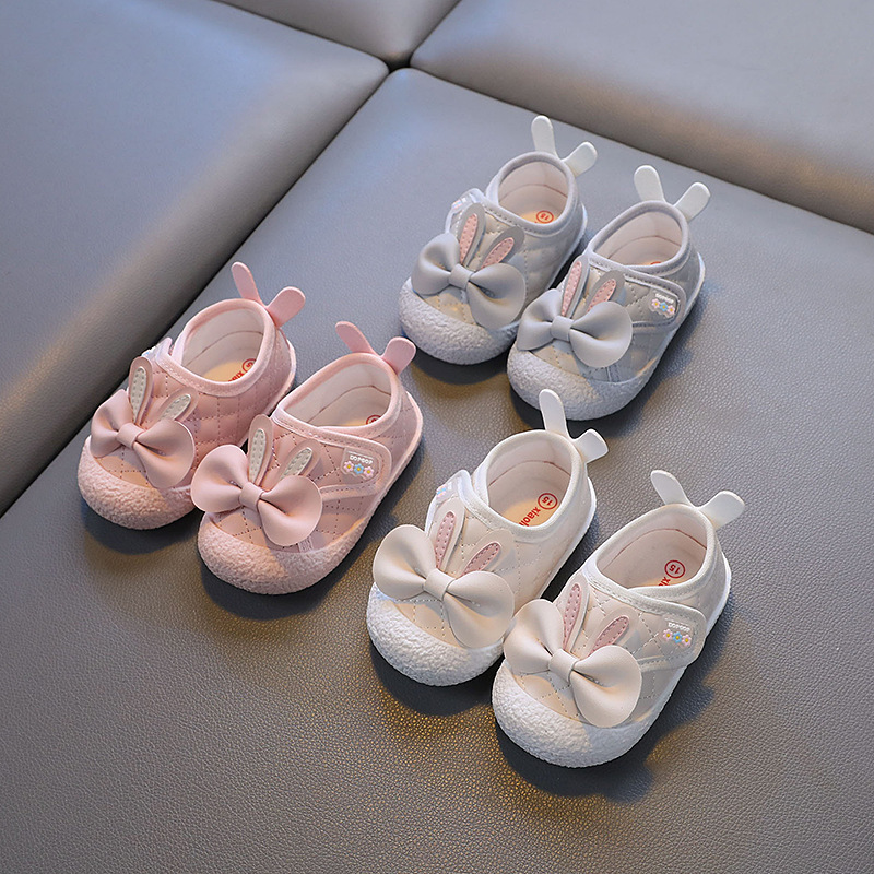 2024 nuevos zapatos de bebé de primavera y otoño para niñas 1 1 1 niño de 2 años zapatos de cuero de princesa zapatos de bebé de suela suave antideslizantes