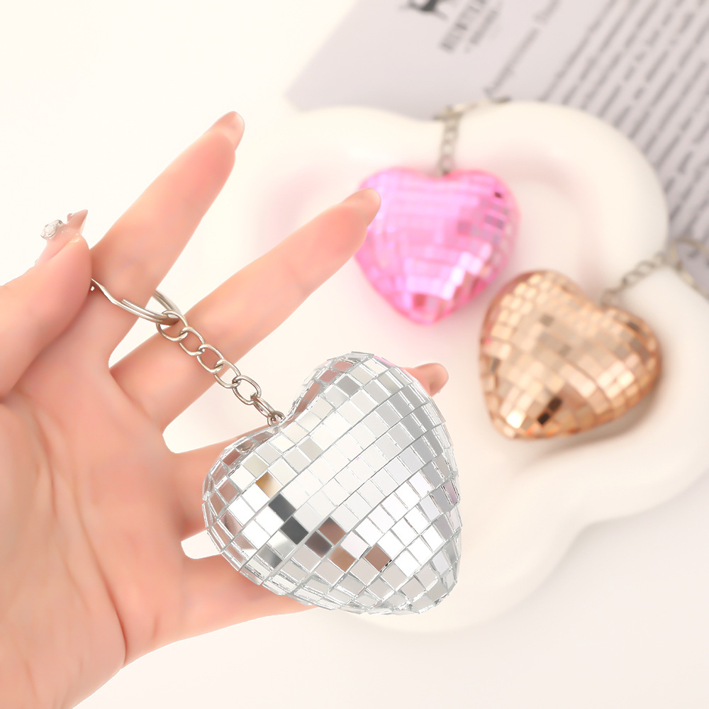 Cross-border reflector de corazón esfera colgante de llavero creativo de Navidad discoteca corazón llavero bolso colgante