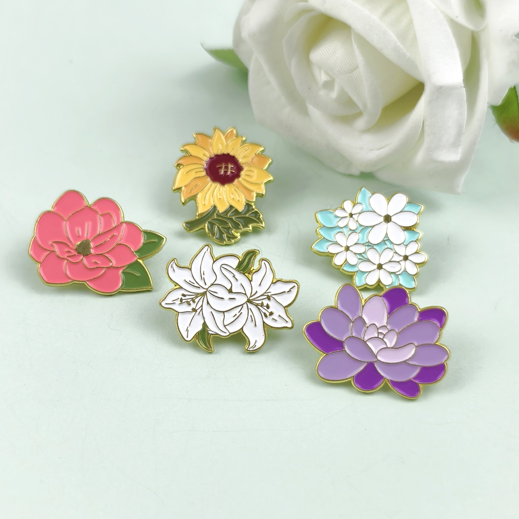 Broche de flor de planta creativa pequeño vestido de niña fresca insignia accesorios vestido personalizado broche de metal