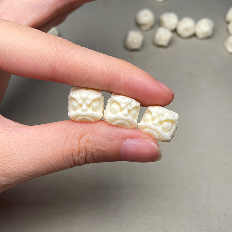 醒狮配饰 树脂仿象牙果雕刻件 diy饰品配件菩提吊坠手工编绳散珠