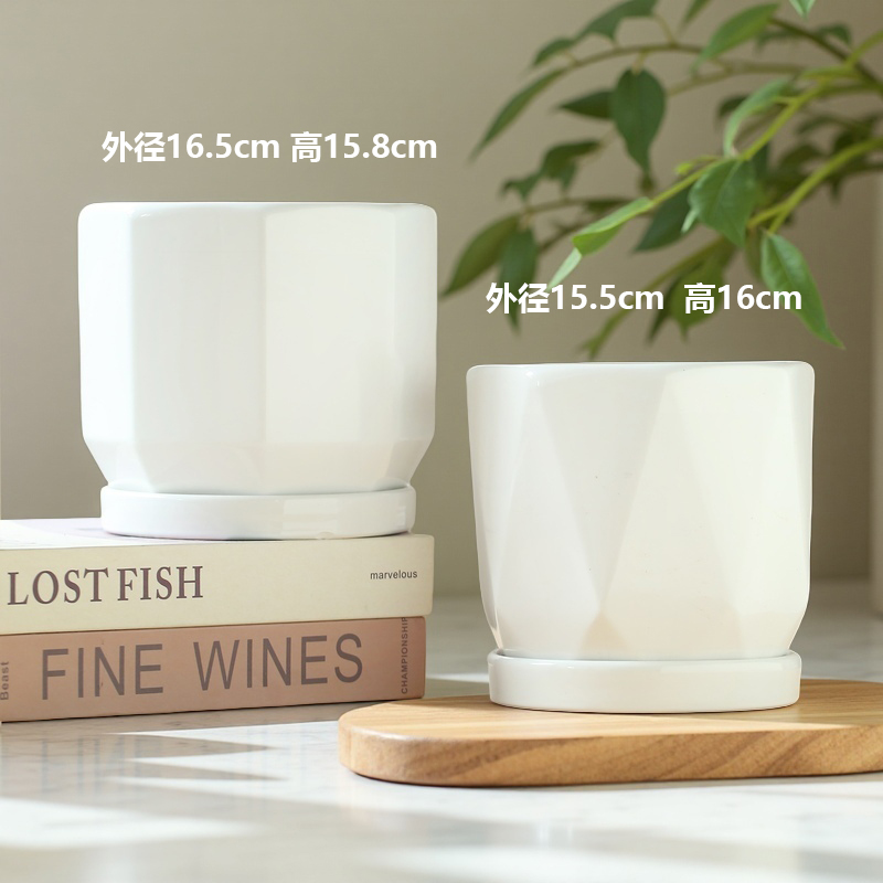 두 개의 대형 순백색 그리드 조합