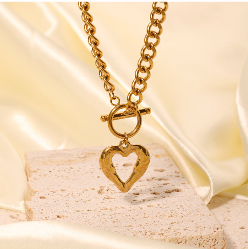 Stainless Steel 18K Gold Plated IG Style Casual Toggle Plating Hollow Out Heart Shape Pendant Necklace display picture 1