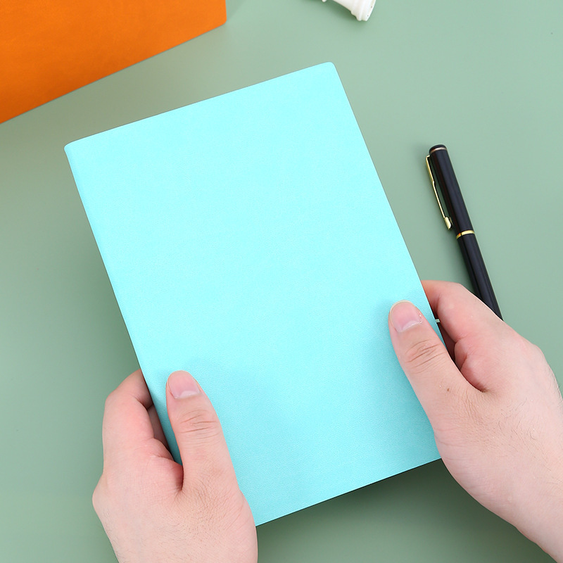 A6 estudiantes portátiles cuaderno mayorista puede imprimir logotipo de oficina estudio cuaderno de negocios fijo Zpu transcripción suave