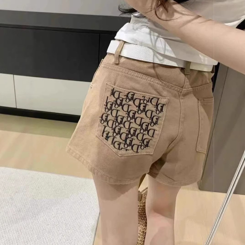 Korean-Style Khaki Embroidered Denim Shorts for Women, Summer 2026, High-Waisted, Commuting, Old Money A-Line Hot Shorts, Ins Style