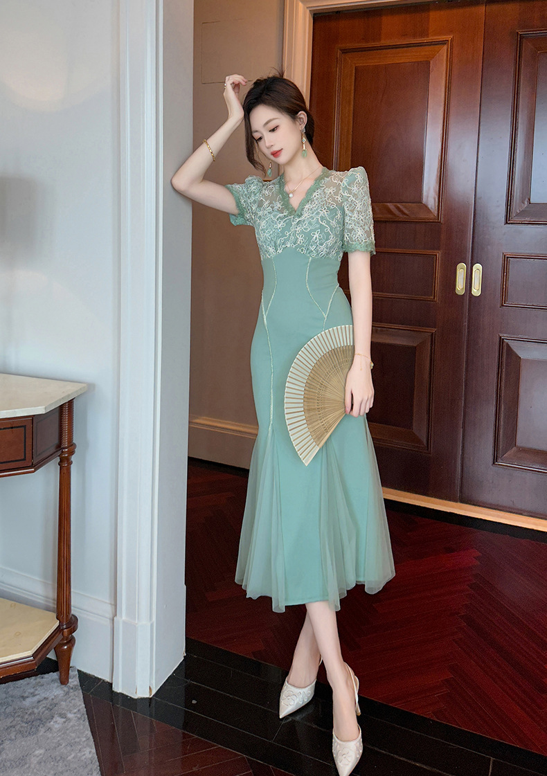 Đầm ôm body nữ cổ V ren xếp tầng đuôi cá dáng dài — bạc hà xanh chi tiết 5