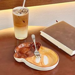 可爱面包小熊早餐盘釉下彩ins家用陶瓷餐盘高颜值创意小吃甜品盘