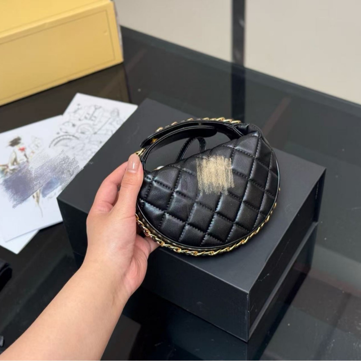 2026 New Niche Textured Handbag Fashion Quilted Chain Bag Simple Versatile Shoulder Crossbody Crescent Bag for Women