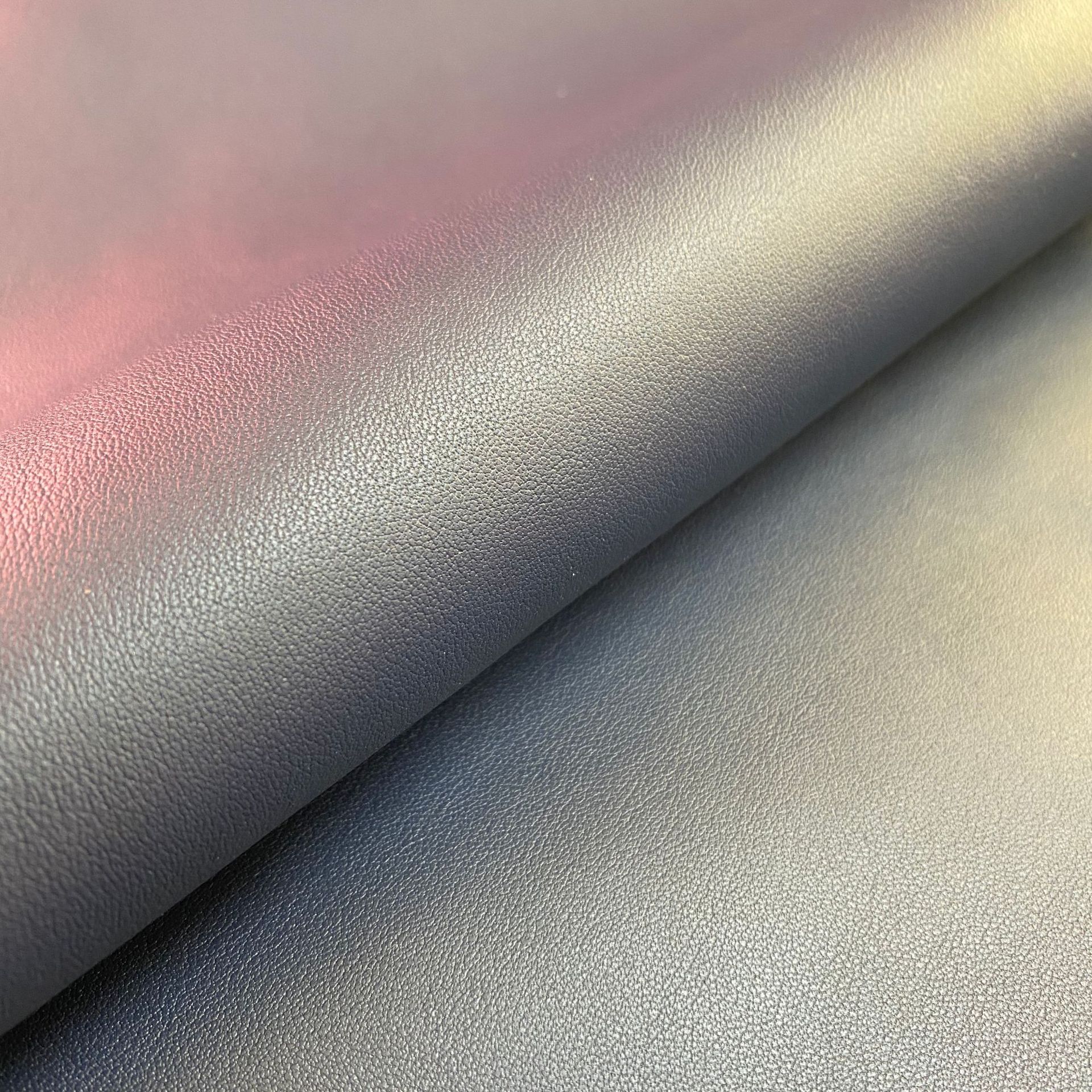 厂家直供头层牛皮,头层纳帕皮,皮箱包皮鞋皮料 现货供应软皮料