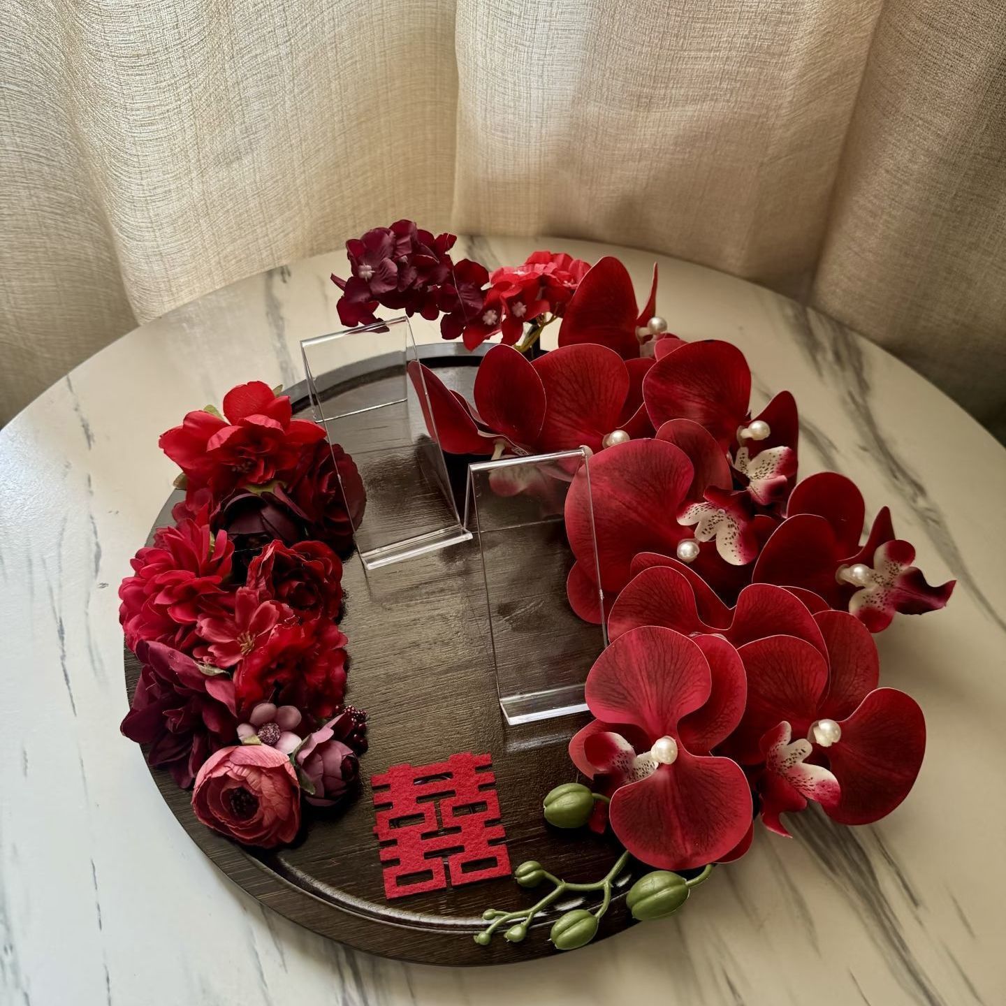 高颜值小红薯婚鞋展示架蝴蝶兰婚鞋盒成品现成婚鞋托盘展示架工厂