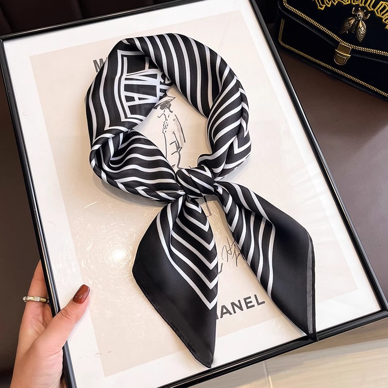 Bufanda de seda a rayas en blanco y negro para mujer primavera y otoño con una pequeña camisa cuadrada protector de cuello babero profesional bufanda de gasa fina