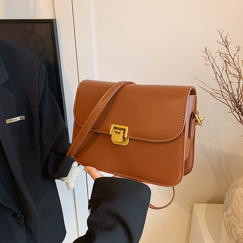 여성을 위한 고급 소형 가방 2025 새로운 트렌디 패션 질감 틈새 인기 크로스 바디 백 여성용 싱글 숄더 소형 사각형 가방