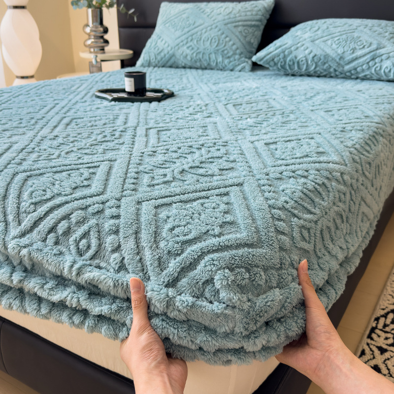 Cama de terciopelo de leche tallada una sola pieza en otoño y invierno calentamiento Simmons colchón cubierta de cubierta de cama de terciopelo de coral grueso cubierta