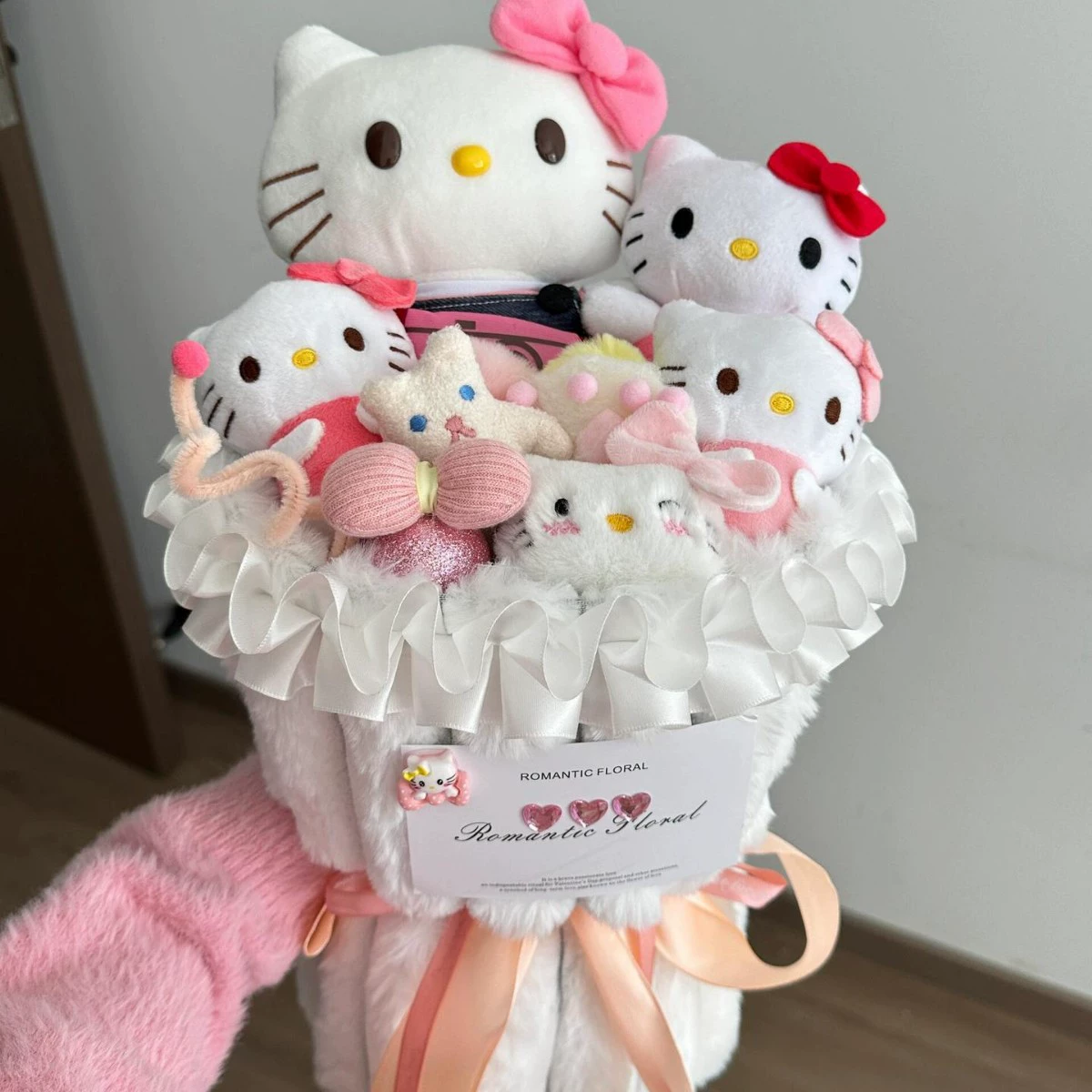 Hello Kitty, милая кукла ко дню Святого Валентина для друга, букет, подарок на день рождения, оптом