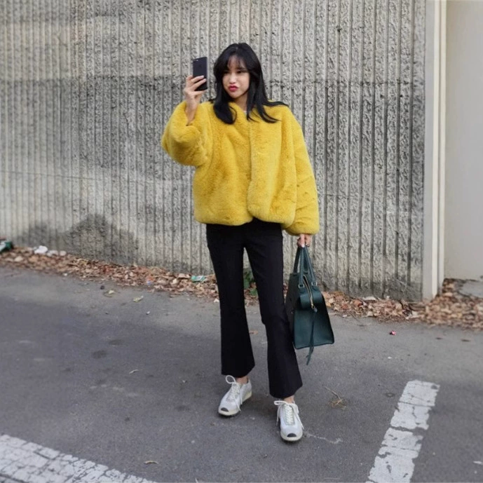 Меховая фабрика 2023 Зима Новое интернет-знаменитости Взрывы Короткое пальто из искусственного меха Женское короткое пушистое маленькое модное