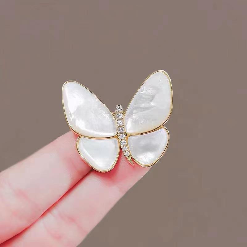 Broche de mariposa con mariposa con flores de pecho de mariposa de alto grado de mujer de otoño y invierno exquisitos accesorios de broche image 5