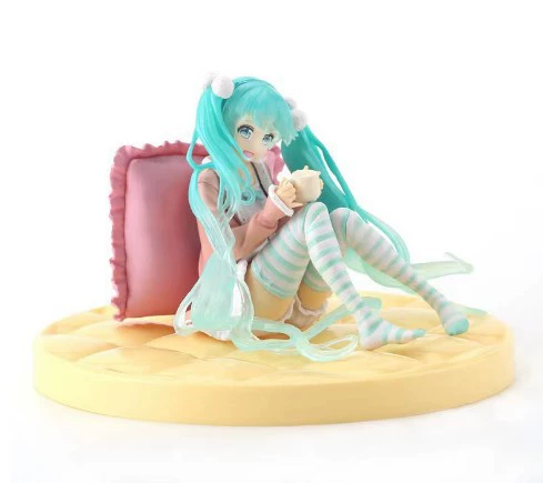 Фигурка Hatsune Miku, ПВХ, ~23 см — варианты Sakura и Cinderella в коробке