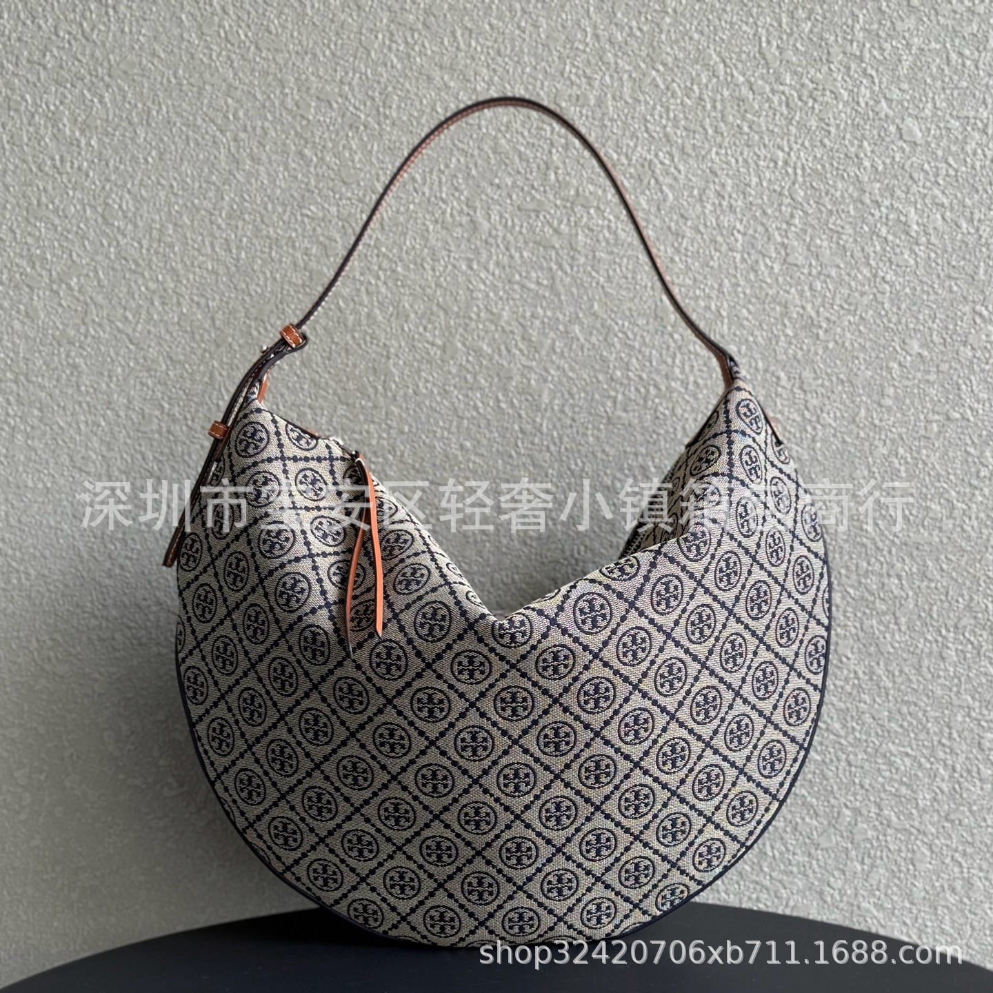 블루 모노그램 라지 사이즈 4 (키 168cm 이상에 적합)