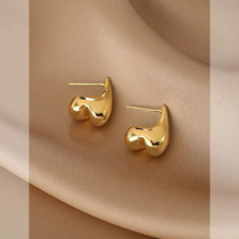 设计师原创新品925纯银心形耳钉女高级感时尚简约素银耳饰批发
